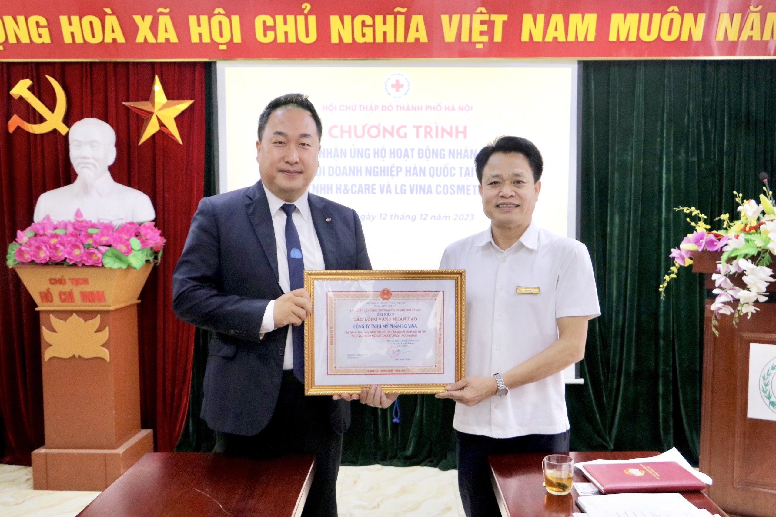 Bắc Nam ta nối một vòng tay